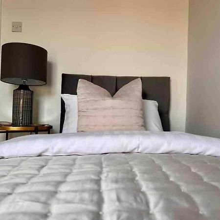 Anfield Home Sleeps 5 Close To Lfc Free Parking ليفربول المظهر الخارجي الصورة