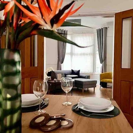 Anfield Home Sleeps 5 Close To Lfc Free Parking ليفربول المظهر الخارجي الصورة