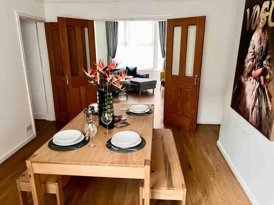 Anfield Home Sleeps 5 Close To Lfc Free Parking ليفربول المظهر الخارجي الصورة