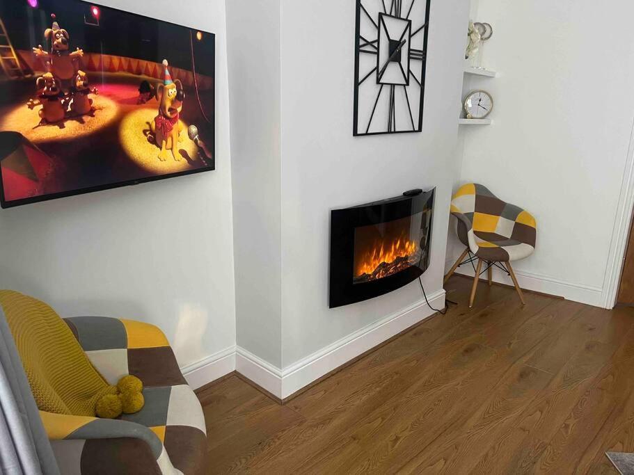 Anfield Home Sleeps 5 Close To Lfc Free Parking ليفربول المظهر الخارجي الصورة