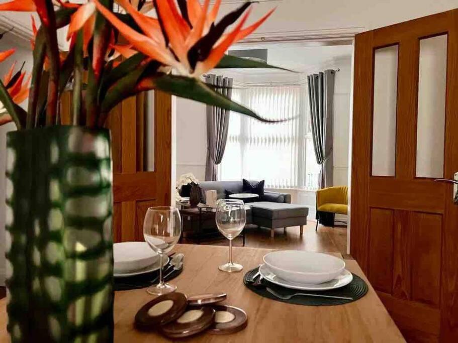 Anfield Home Sleeps 5 Close To Lfc Free Parking ليفربول المظهر الخارجي الصورة